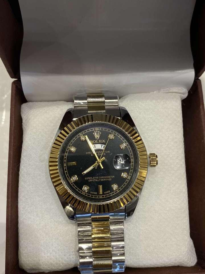 Elegant Rolex Day-Date Oyster – Black Dial with Day-Date Display | Two-Tone Silver & Gold Strap